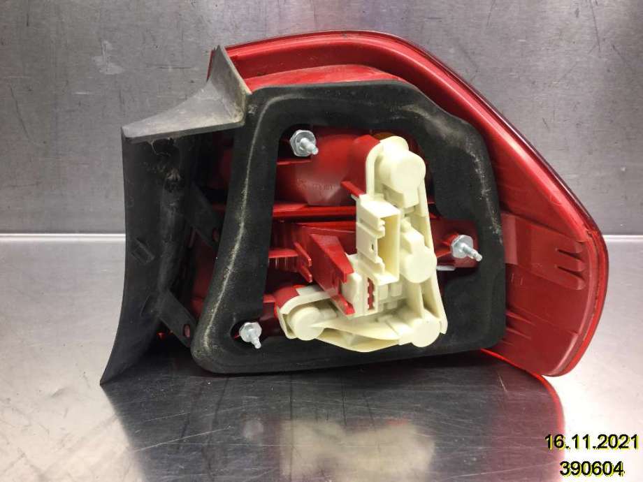 Baklykt venstre til BMW 3-Serie 2005-2011 (E90/E91/E92/E93) (E90/E91/E92/E93) (BMW|6 397 457|276301|6 937 457)