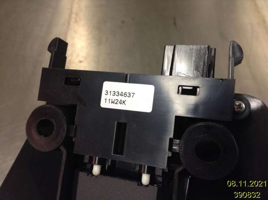 Bryter elektrisk håndbrekk/parkbrems til Volvo XC70 2008-2013 (Type II, Fase 1)  (VOLVO|31334637|)