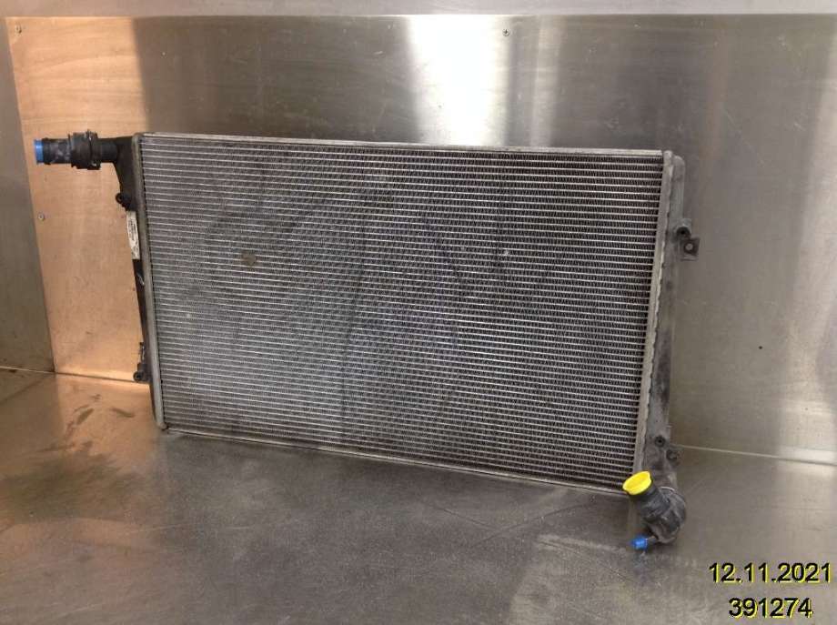 Radiator (manuell gir) til VW Passat 2005-2010 (B6) (B6) (VOLKSWAGEN|3C0 121 253 S|)