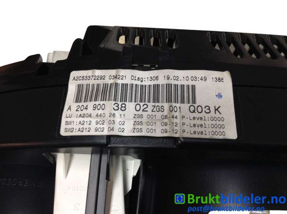 Instrumentpanel til Mercedes C-Klasse 2007-2011 (Fase 1) (W204) (W204) (MERCEDES|A 204 900 38 02|A2C53372292|)