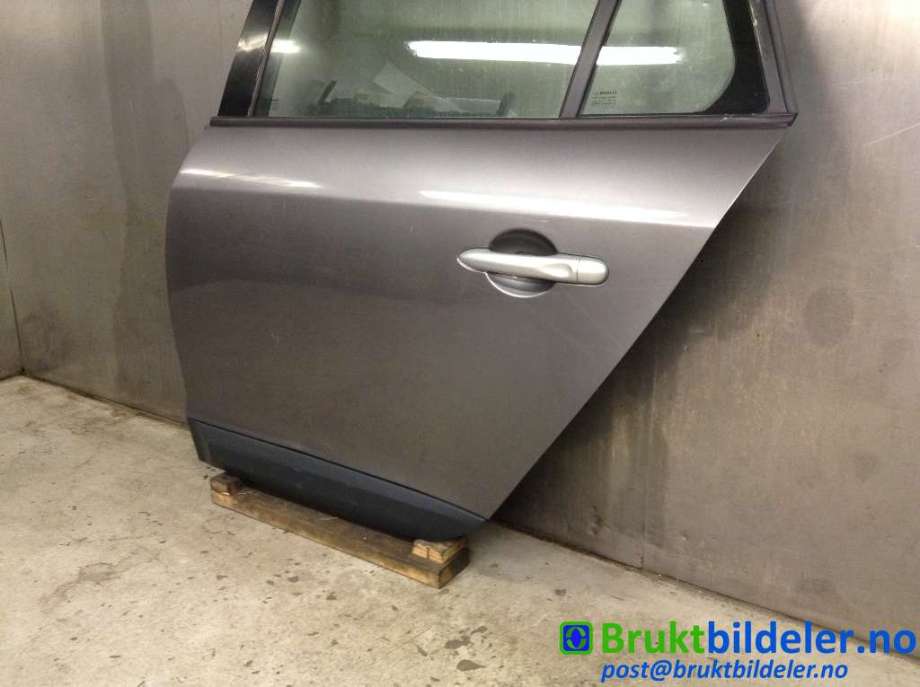 Dør venstre bak til Renault Megane 2009-2016 Type III (RENAULT|821013577R|)