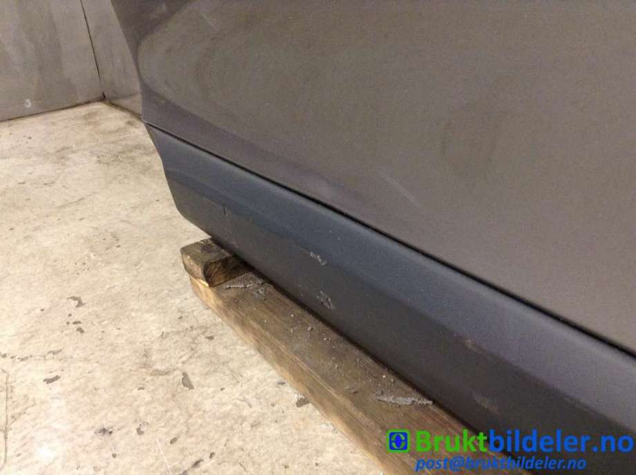 Dør venstre bak til Renault Megane 2009-2016 Type III (RENAULT|821013577R|)