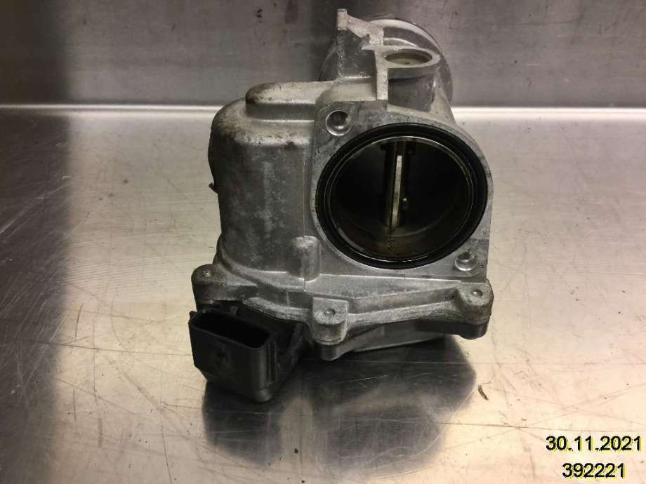 Spjeldhus til Renault Megane 2009-2016 Type III  (RENAULT|8200614985|)