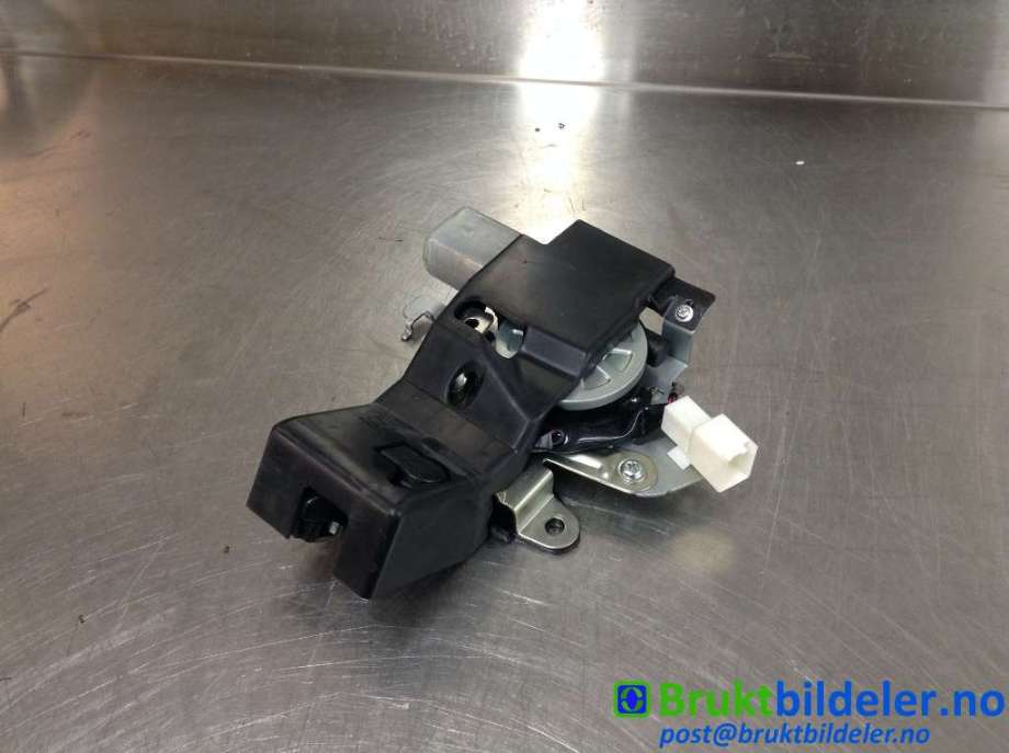 Baklukelås til Mazda 6, 2010-2013 (Type II, Fase 2)  (MAZDA|GS1M-62310B)
