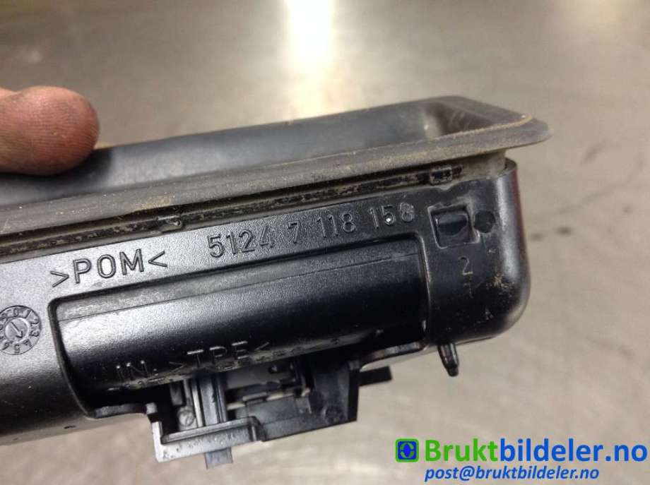 Bakluke/bakdør håndtak til BMW X1 2009-2015 (E84) (E84) (BMW|51 24 7 118 158|)