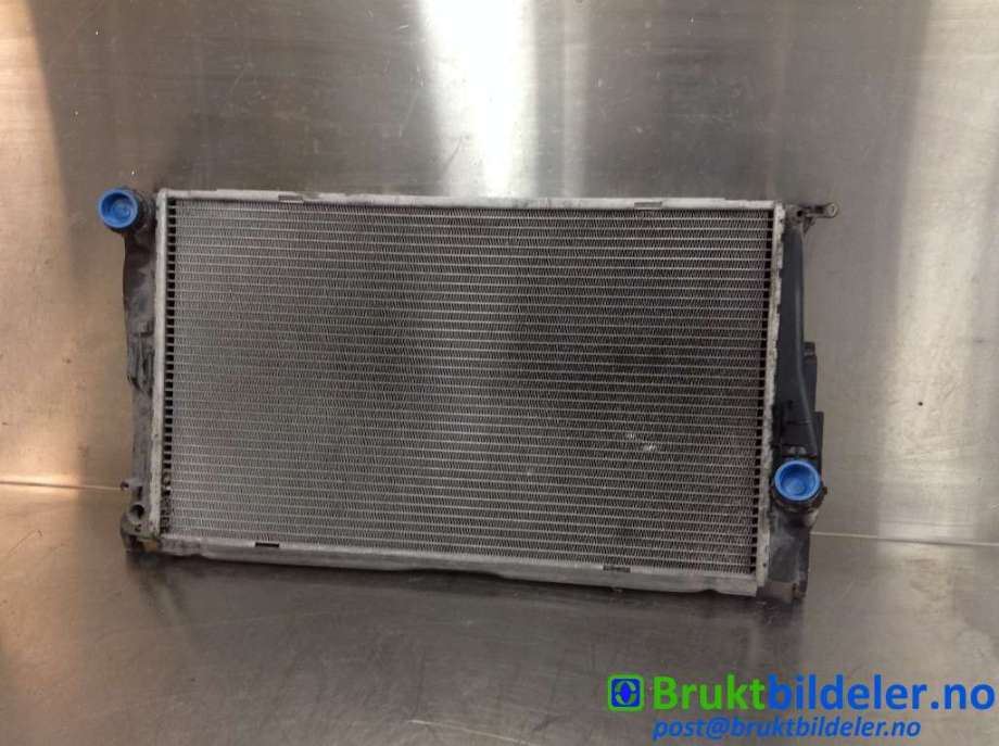Radiator (manuell gir) til BMW X1 2009-2015 (E84) (E84) (BMW|9 541 098|781028105|17 11 7 788 903)