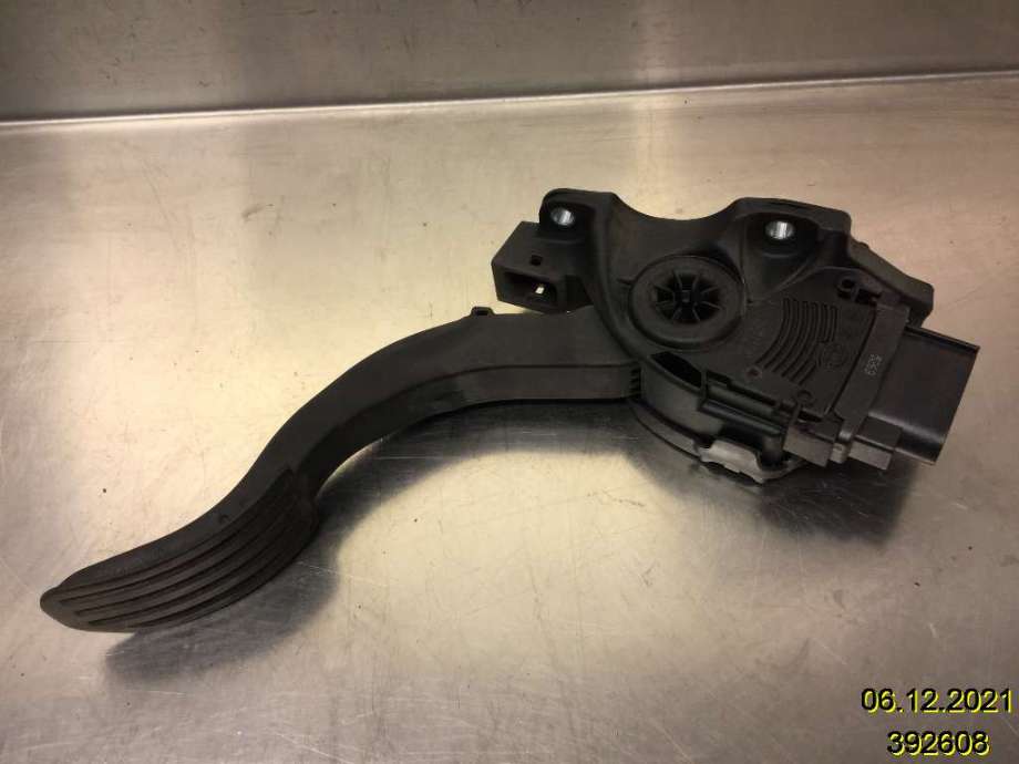 Pedal gass til Volvo V70, 2014-2016 (Type III, Fase 2)  (VOLVO|31329057)