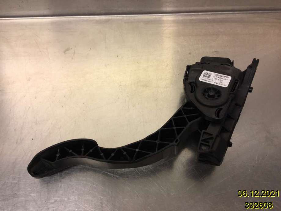 Pedal gass til Volvo V70 2014-2016 (Type III, Fase 2)  (VOLVO|31329057|6PV01083400|)