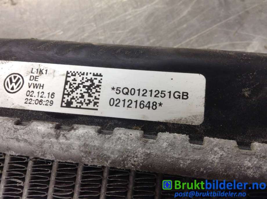 Radiator (manuell gir) til VW Golf VII 2017-2020 (Fase 2) (VOLKSWAGEN|5Q0 121 251 GB|)