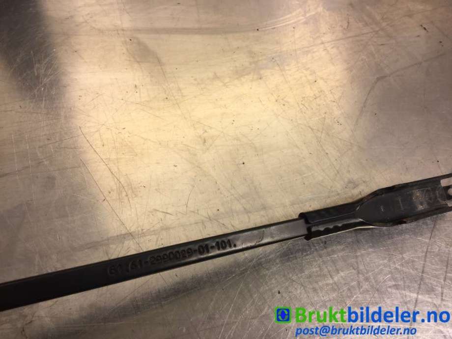 Viskerarmer frontrute til BMW X1 2009-2015 (E84) (E84) (BMW|61 61 2 990 029|)