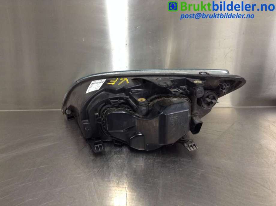 Frontlykt høyre halogen til Ford Focus 2004-2007 (Type II, Fase 1)  (FORD|4M51-13W099-AD|1480979|)