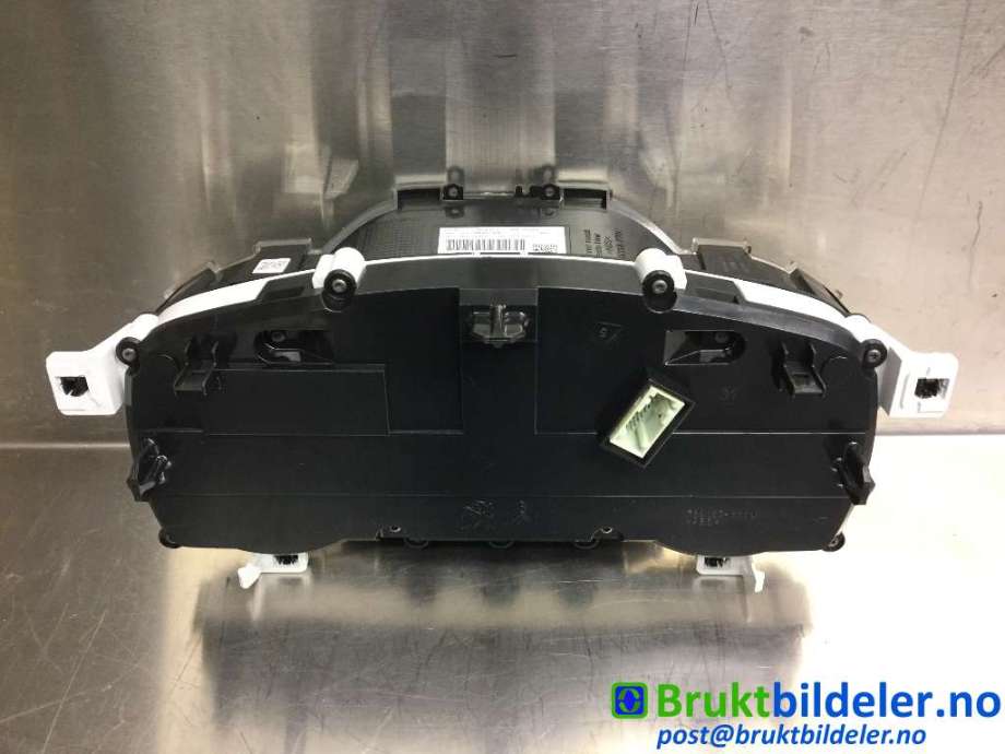 Instrumentpanel til Peugeot Partner 2019-->> (Type III)  (PEUGEOT|9831101680-00|)