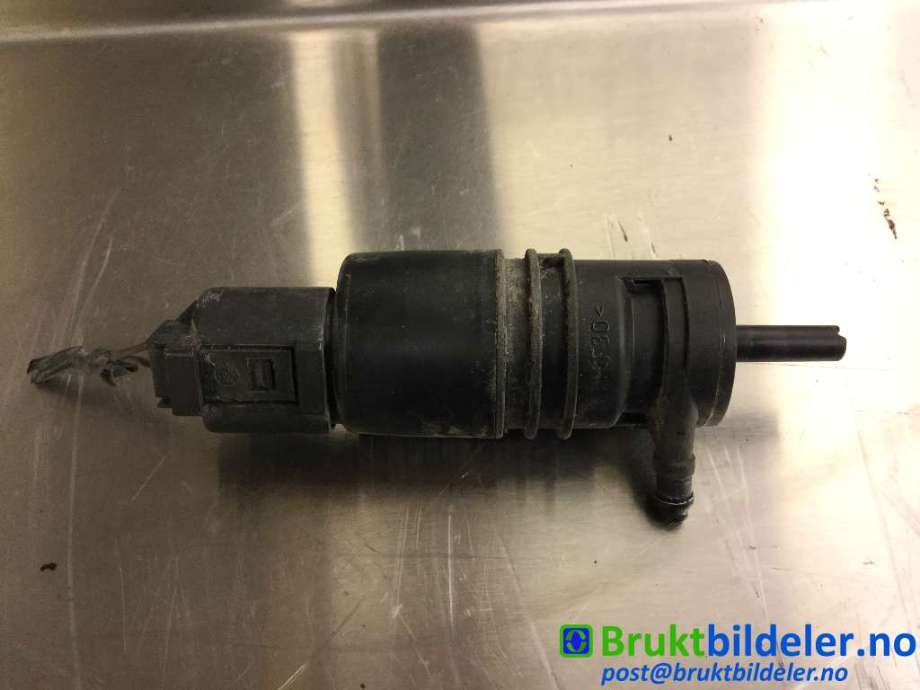 Spylerpumpe foran til BMW X1, 2009-2015 (E84) (E84) (BMW|67127302588-01)