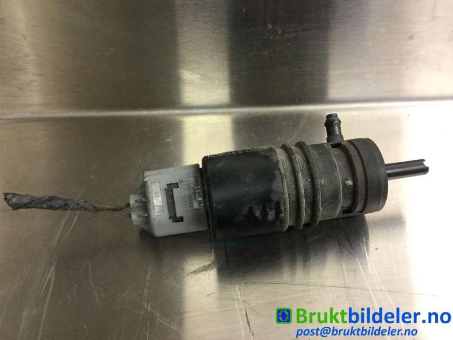 Spylerpumpe bak til BMW X1, 2009-2015 (E84) (E84) (BMW|67127302589-01)