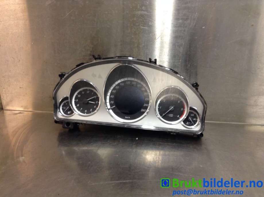 Instrumentpanel til Mercedes E-Klasse 2009-2013 (Fase 1) (W212) (W212) (MERCEDES|A 212 900 41 13|A2C33061800|)
