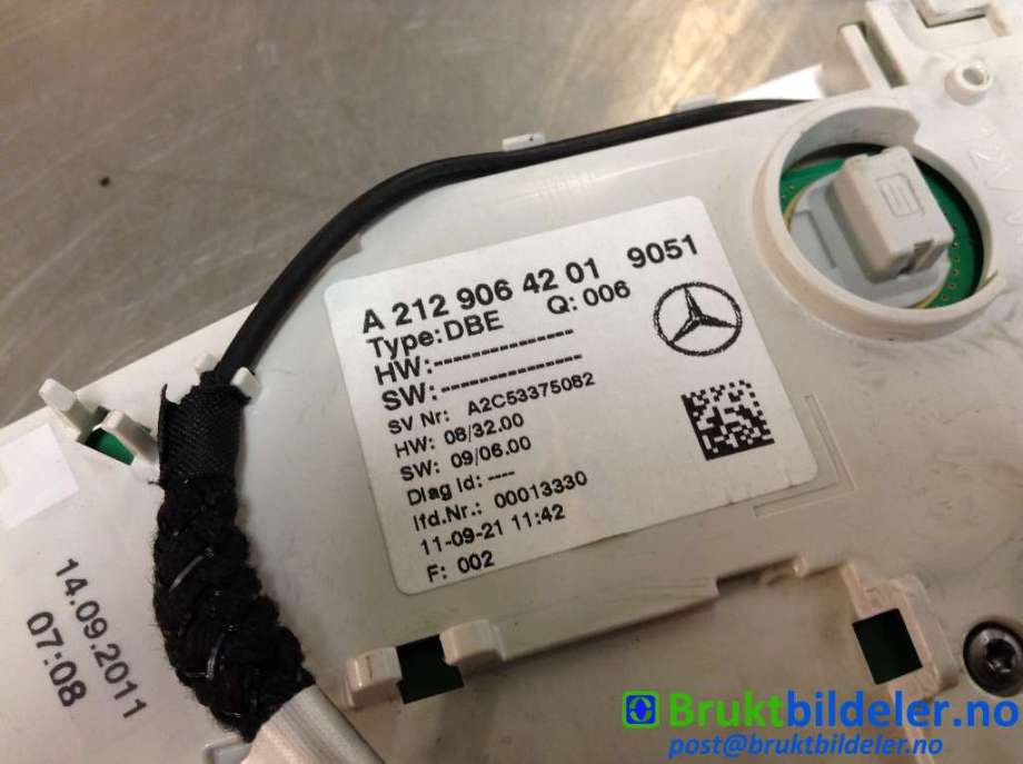 Tak konsoll til Mercedes E-Klasse 2009-2013 (Fase 1) (W212) (W212) (MERCEDES|A 212 906 42 01|)