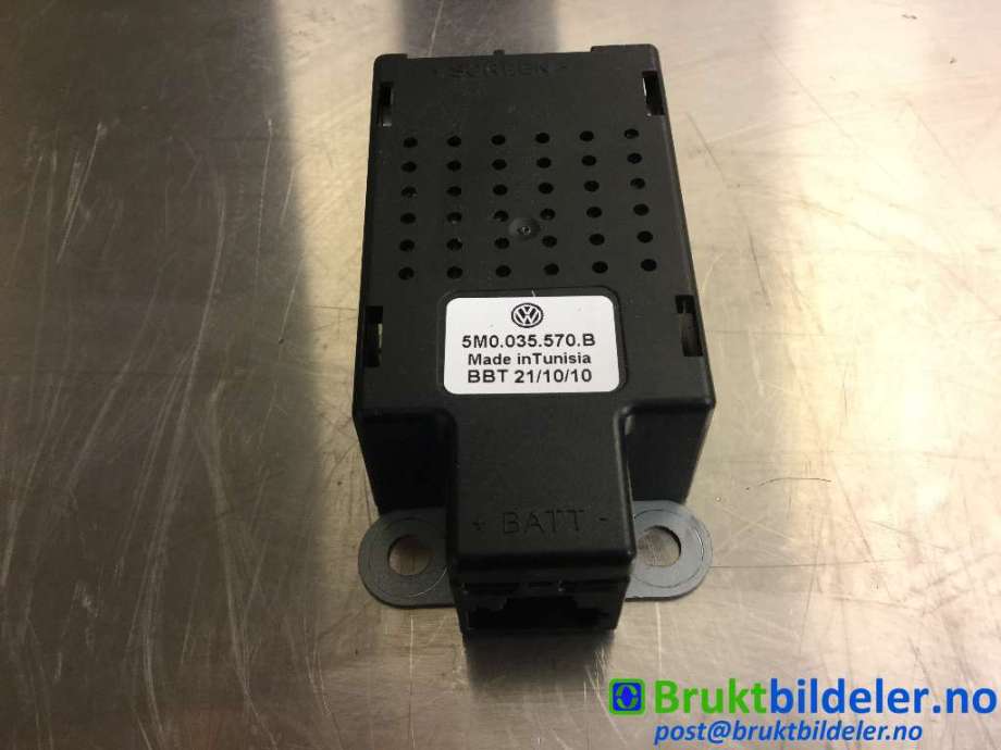 Antenne forsterker til VW Golf, Plus/Cross, 2009-2013 (Fase 2)  (VOLKSWAGEN|5M0035570B)