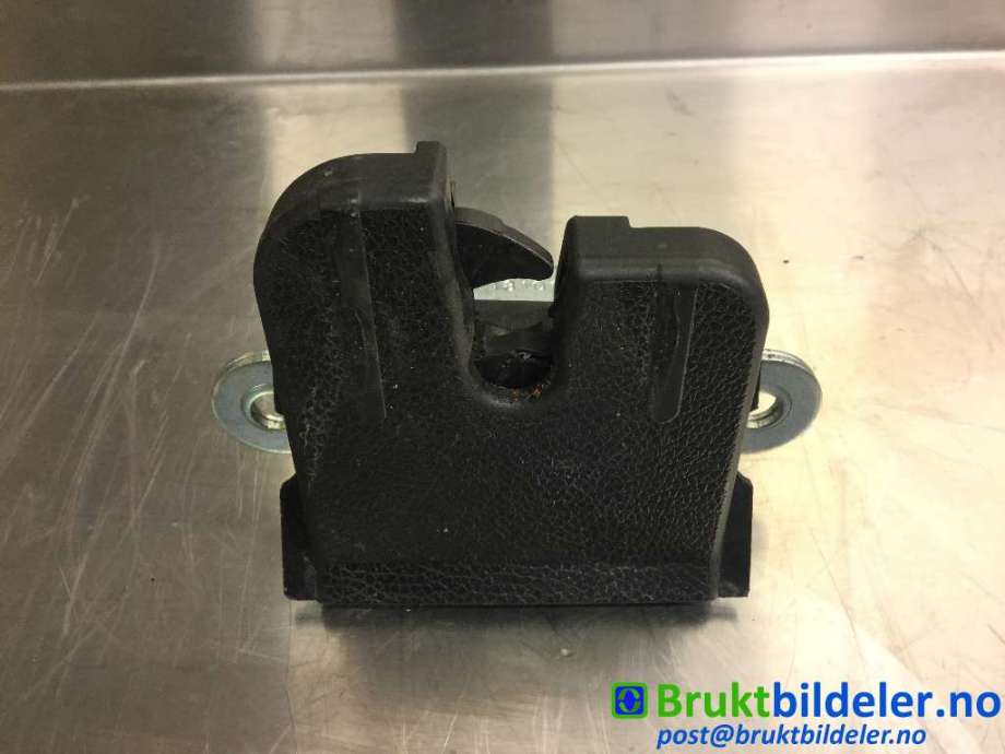 Baklukelås til VW Golf, Plus/Cross 2009-2013 (Fase 2)  (VOLKSWAGEN|5M0 827 505 E|)