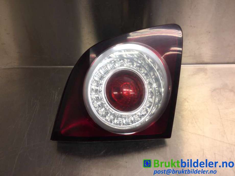 Baklykt venstre indre til VW Golf, Plus/Cross, 2009-2013 (Fase 2)  (VOLKSWAGEN|5M0 945 093 M)