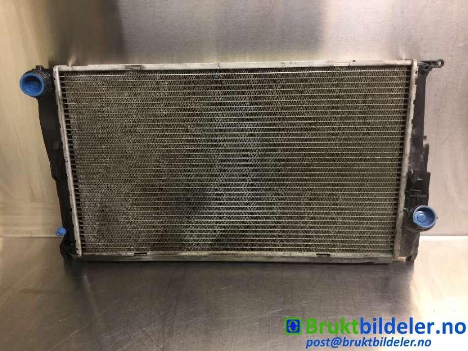 Radiator (manuell gir) til BMW 3-Serie, 2005-2011 (E90/E91/E92/E93) (E90/E91/E92/E93) (BMW|17 11 7 788 903)