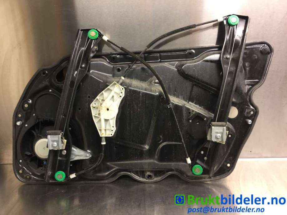 Ruteheis venstre foran til VW Passat 2011-2015 (B7) (B7) (VOLKSWAGEN|3AA 837 755|9299 08 101|)