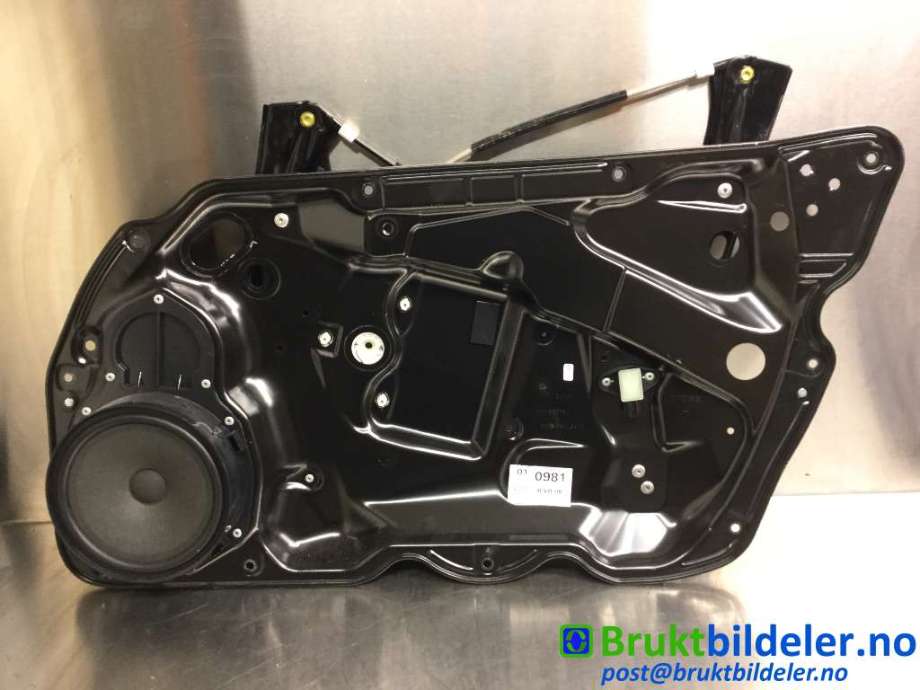 Ruteheis høyre foran til VW Passat, 2011-2015 (B7) (B7) (VOLKSWAGEN|3AA 837 756)
