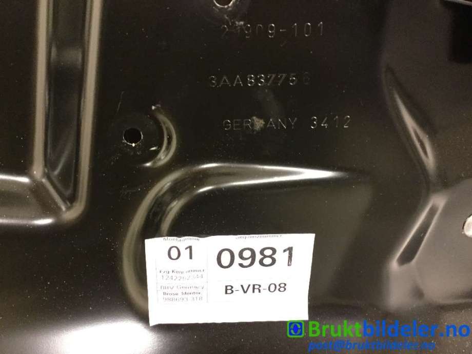 Ruteheis høyre foran til VW Passat 2011-2015 (B7) (B7) (VOLKSWAGEN|3AA 837 756|9299 09 101|)