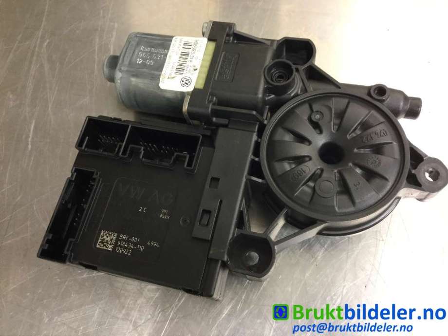 Ruteheis høyre foran til VW Passat 2011-2015 (B7) (B7) (VOLKSWAGEN|3AA959702A|988 693 318|)