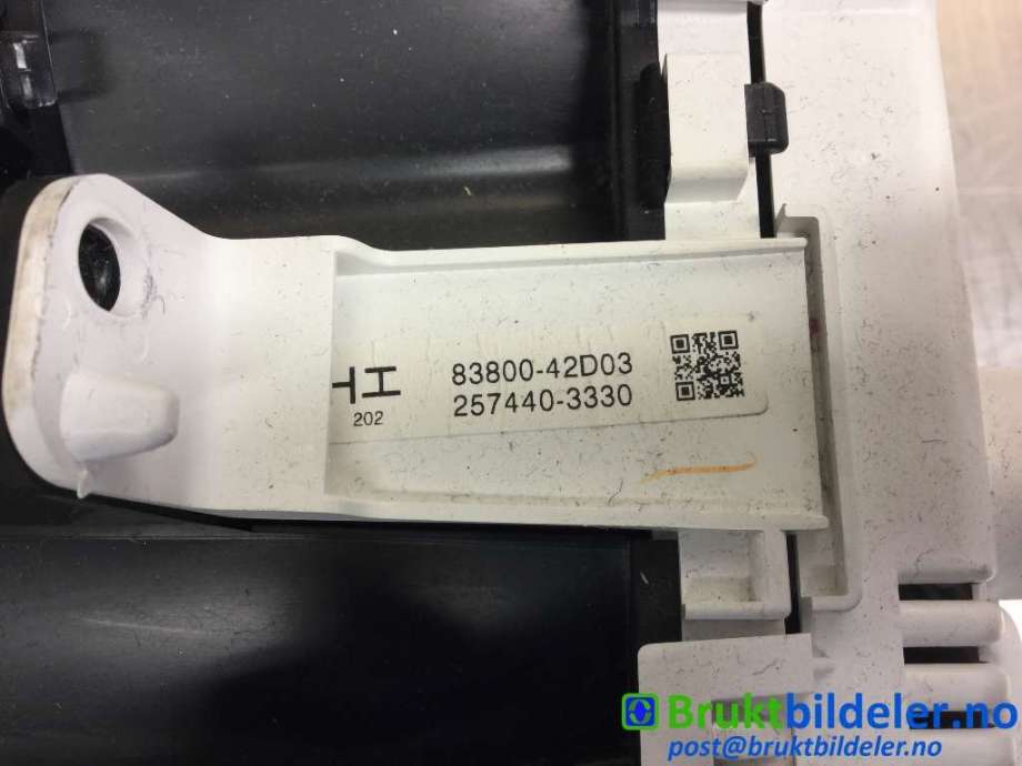 Instrumentpanel til Toyota RAV4 2006-2009 (Type III, Fase 1)  (TOYOTA|257440-3330|83800-42D03|)