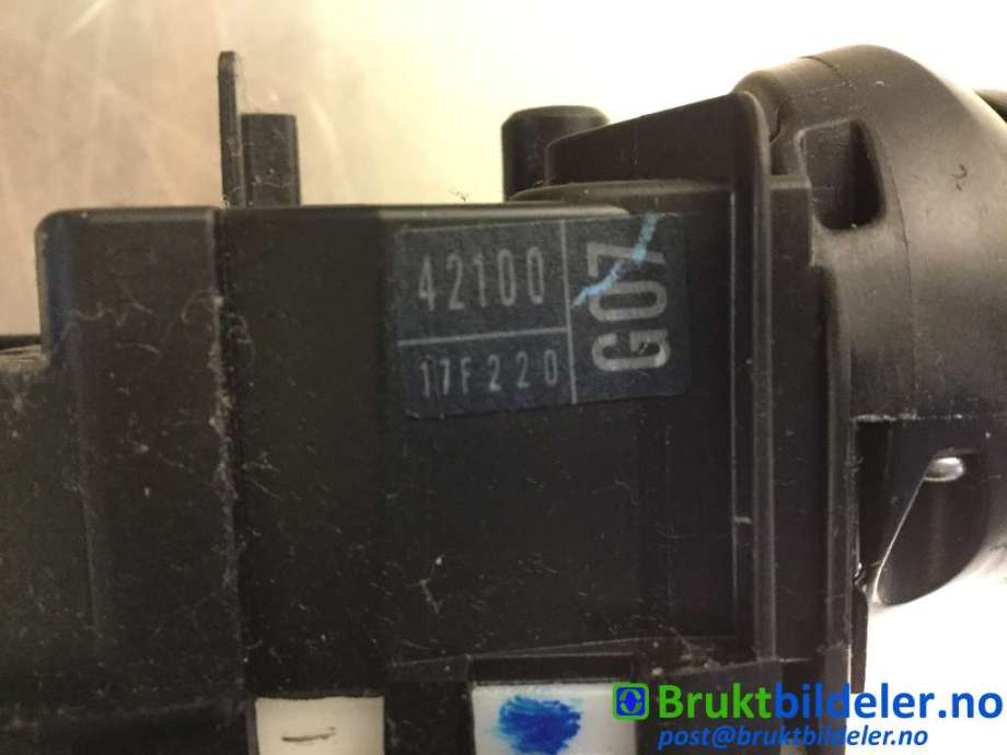 Bryter blink til Toyota RAV4 2006-2009 (Type III, Fase 1)  (TOYOTA|42100-17F220|)