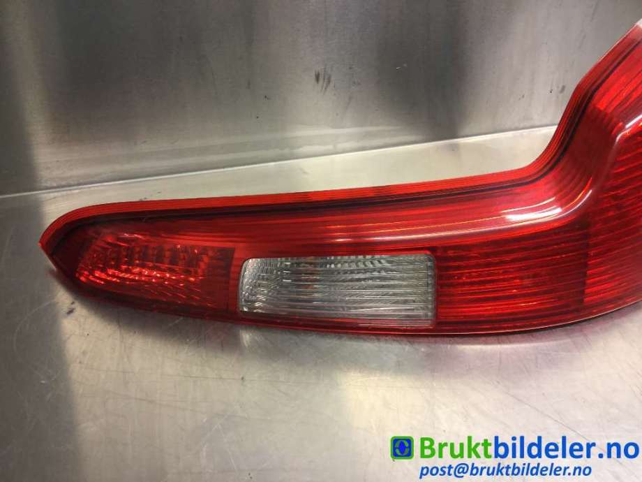 Baklykt høyre til Volvo V50 2004-2007 (Fase 1)  (VOLVO|30698921|)