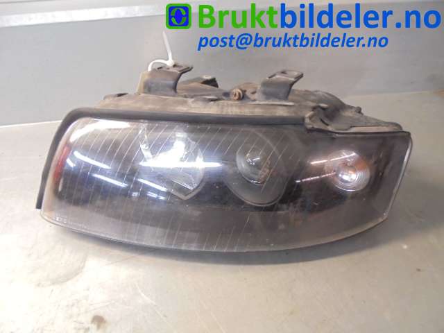 Frontlykt venstre halogen til Audi A4 2001-2004 (Type II) (B6) (B6) (AUDI|)