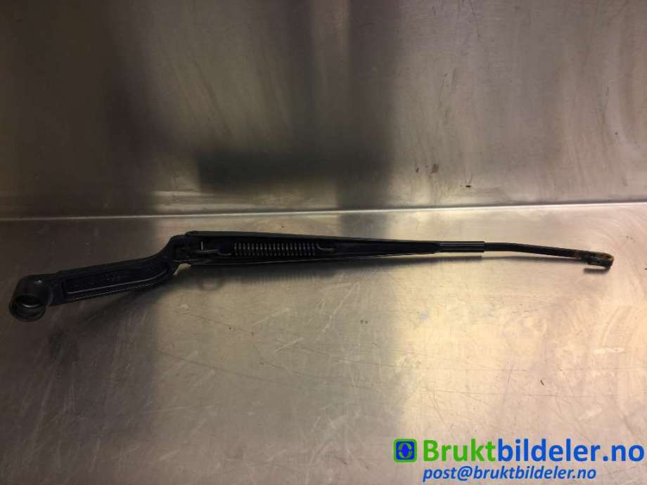Viskerarmer frontrute til Nissan Qashqai 2014-2021 (Type II)  (NISSAN||P8652)