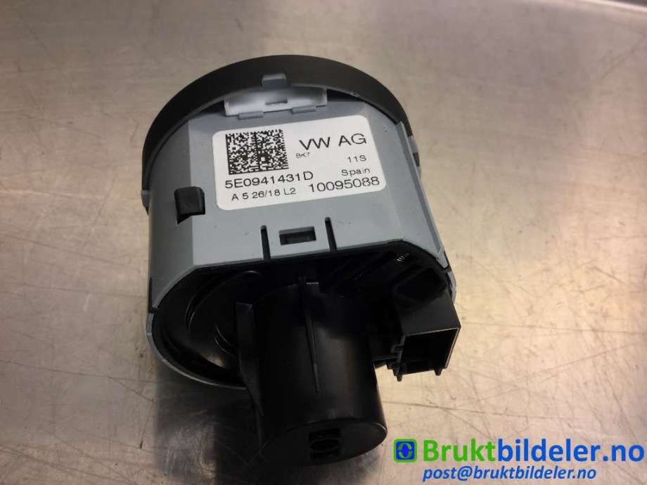 Bryter lys til Škoda Octavia 2017-2020 (Type III, Fase 2)  (SKODA|5E0 941 431 D|10095088|)