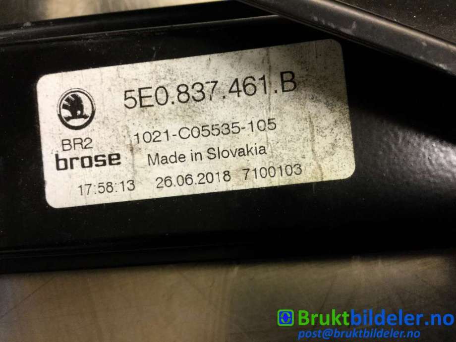 Ruteheis til Škoda Octavia 2017-2020 (Type III, Fase 2)  (SKODA|5E0 837 461 B|)