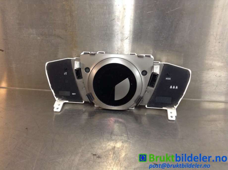 Instrumentpanel til Toyota Urban Cruiser, 2009-2014  (TOYOTA|83800-52W51-A)