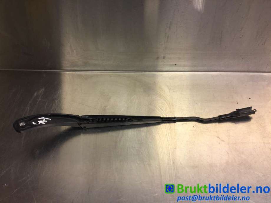 Viskerarmer frontrute til Ford C-Max 2010-2015 (Type II, Fase 1)  (FORD|AM51-17526-AB|)