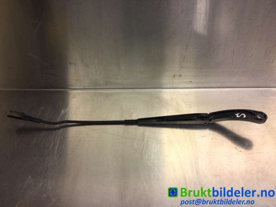 Viskerarmer frontrute til Ford C-Max 2010-2015 (Type II, Fase 1)  (FORD|AM51-17526-BB|)