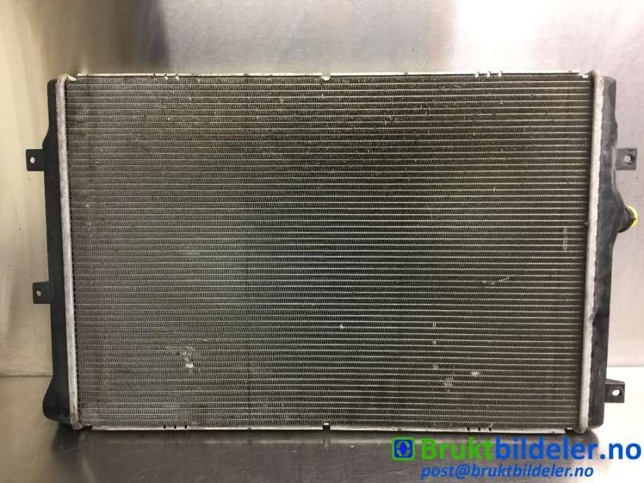 Radiator (automat gir) til VW Passat 2011-2015 (B7) (B7) (VOLKSWAGEN|3AA 121 253|)