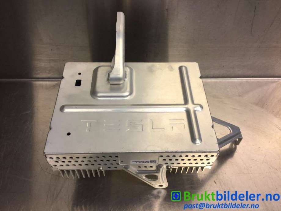 Bilstereo forsterker til Tesla Model 3 2018-2023 (Fase 1) (TESLA|1079748-00-E|)