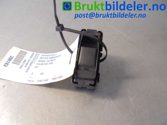 Bryter ruteheis til Dodge Caliber, 2006-2010  (DODGE|56040693AD/A)