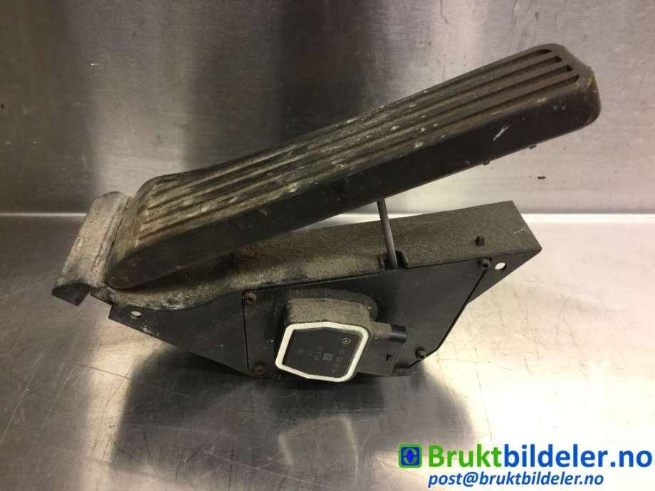 Pedal gass til Mercedes E-Klasse 2009-2013 (Fase 1) (W212) (W212) (MERCEDES|A 204 300 00 04|)