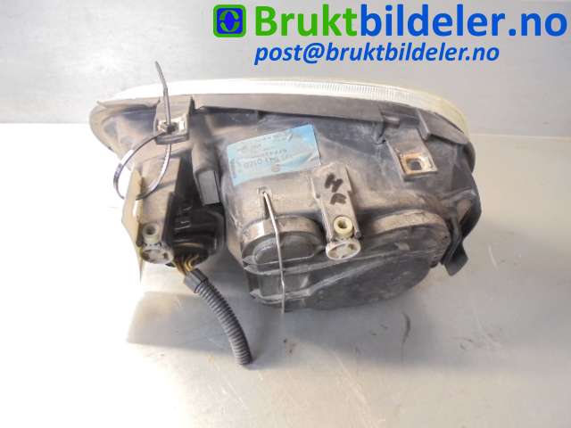 Frontlykt høyre halogen til VW Golf IV 1998-2003 (VOLKSWAGEN|1J1 941 016 B|)