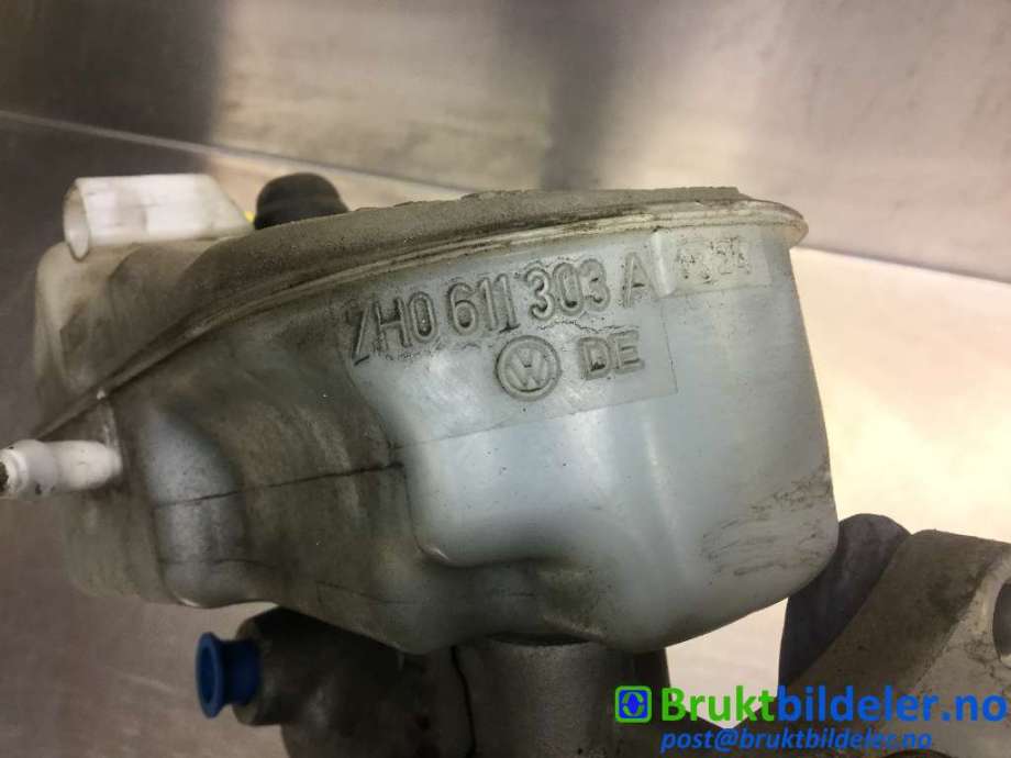 Bremsepumpe hoved til VW Transporter / Caravelle 2003-2009 (Fase 1) (T5) (T5) (VOLKSWAGEN|7H0 611 303 A|)