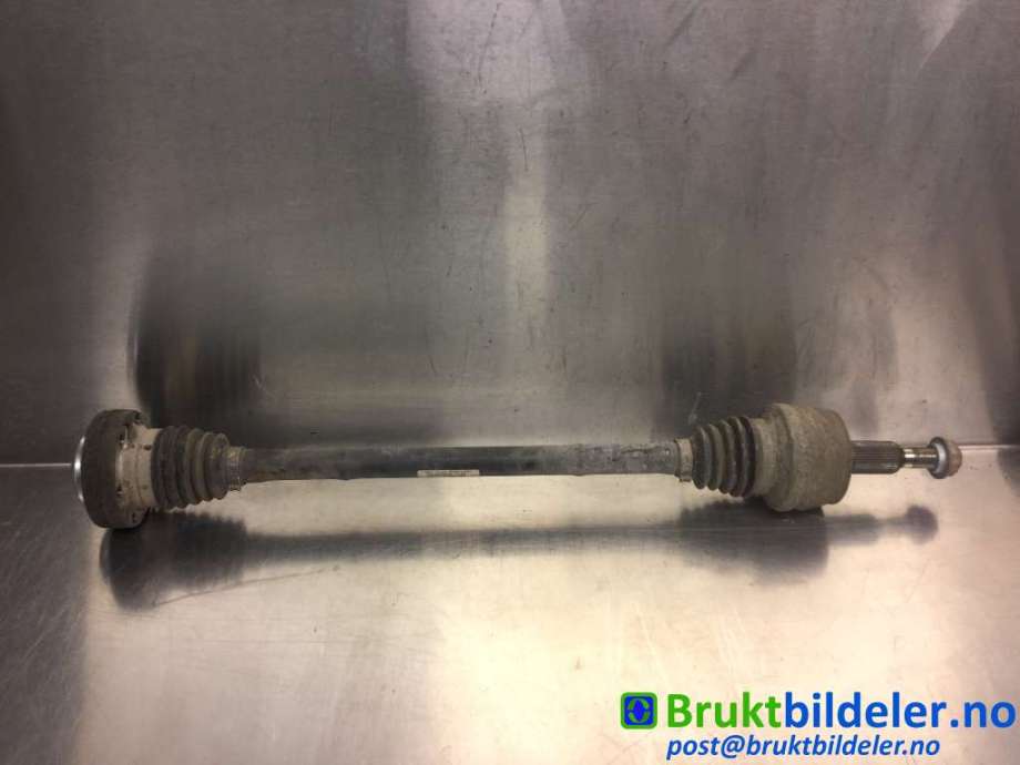 Drivaksel høyre bak til VW Transporter / Caravelle, 2009-2015 (Fase 2) (T5) (T5) (VOLKSWAGEN|7E0 501 202)