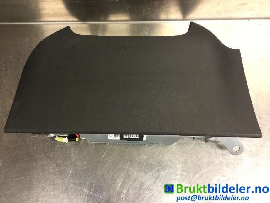 Airbag kne til Toyota Verso, 2009-2016 (Type III)  (TOYOTA|306555410-AB)