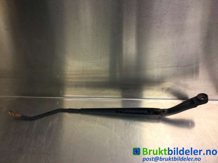 Viskerarmer frontrute til Nissan NV200 2010-2019  (NISSAN|A324|)