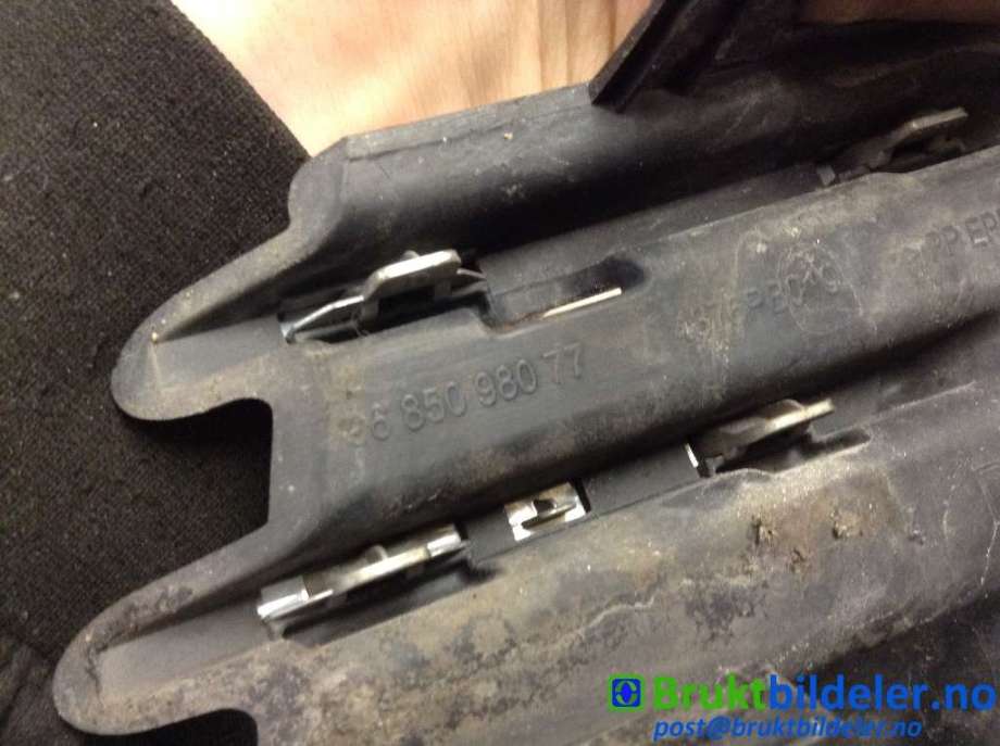 Frontlyktehus til Peugeot 3008 2009-2016 (Type I)  (PEUGEOT|9685098077|)