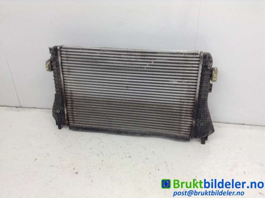 Intercooler til VW Golf VI, 2008-2012  (VOLKSWAGEN|1K0 145 803 AF)