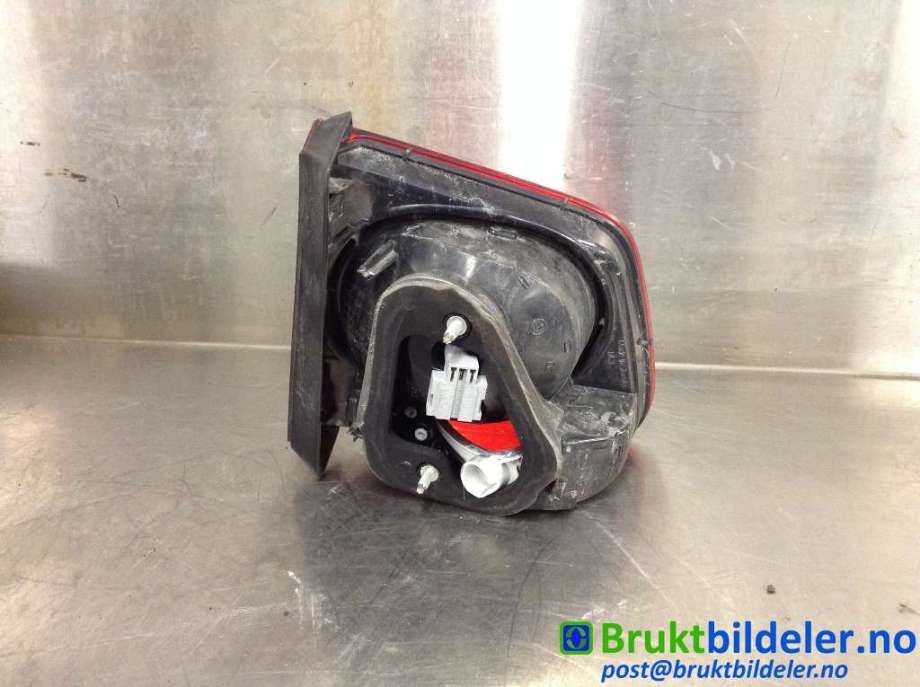 Baklykt høyre indre til VW Tiguan 2011-2016 (Type I, Fase 2)  (VOLKSWAGEN|5N0 945 094 B|)